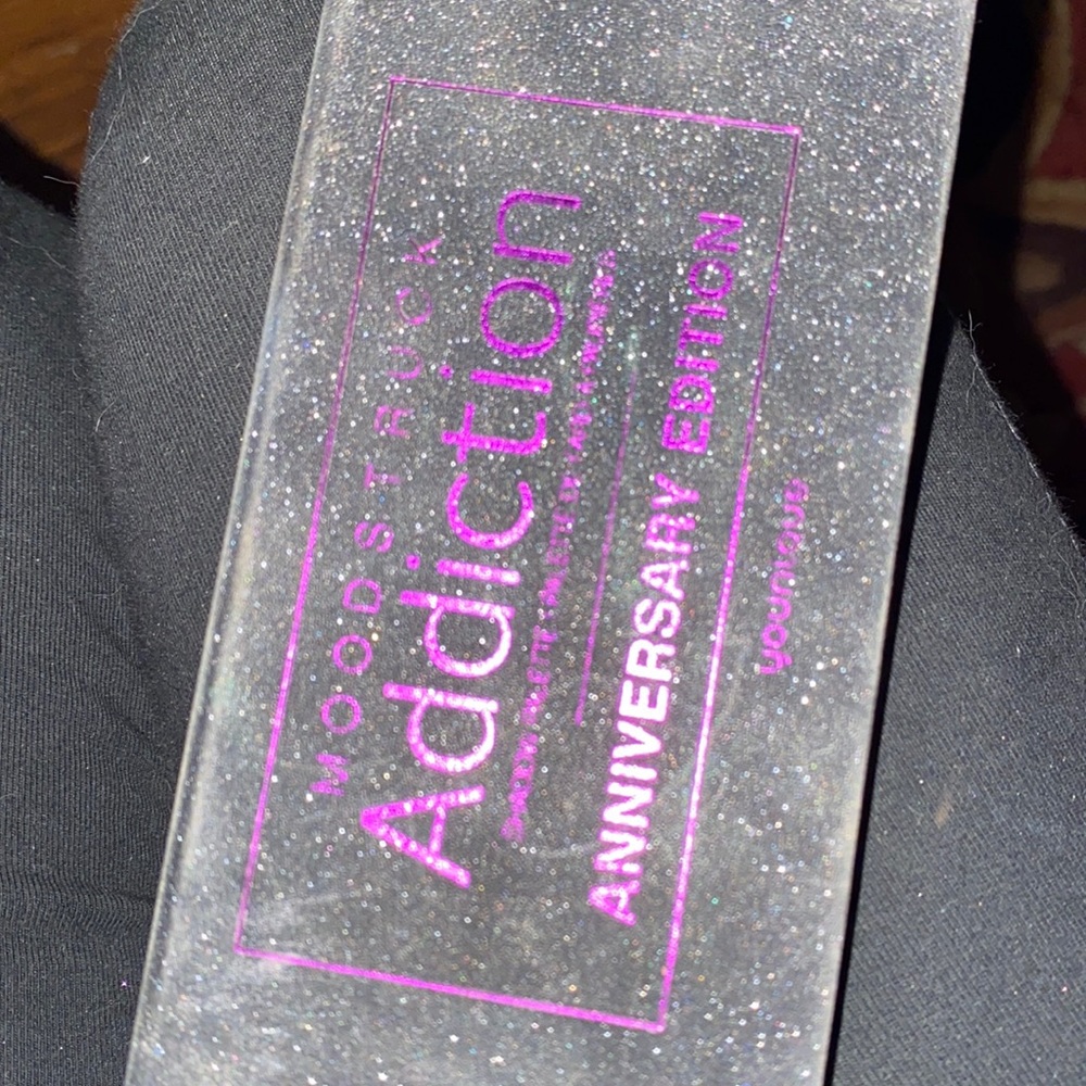 Younique anniversary palette